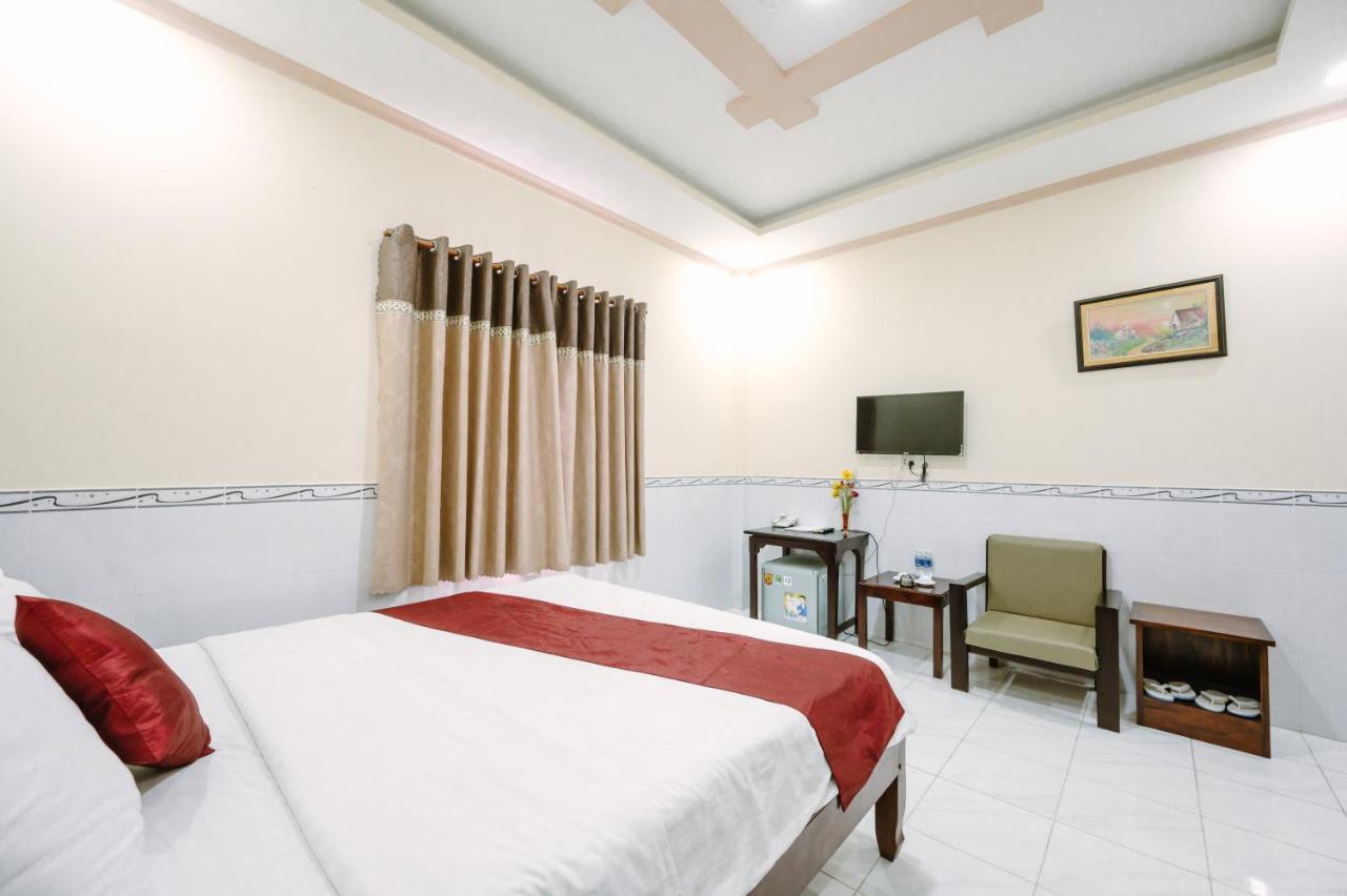 Hoang Duc Hotel Chau Doc Exterior foto
